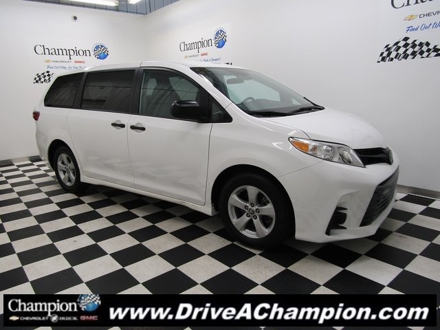2020 Toyota Sienna L's photo