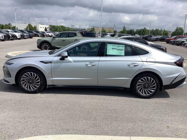 2025 Hyundai Sonata Hybrid SEL's photo