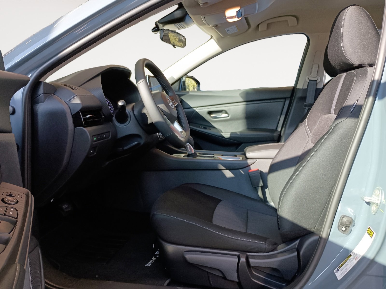 2025 Nissan Sentra SV photo 16