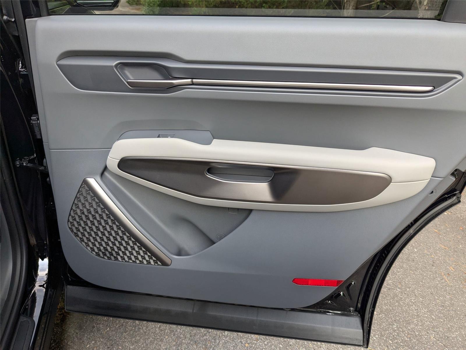 2026 Kia EV9 Wind photo 27