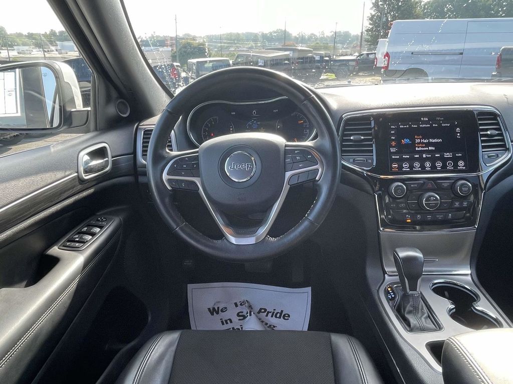 2021 Jeep Grand Cherokee Laredo X photo 16