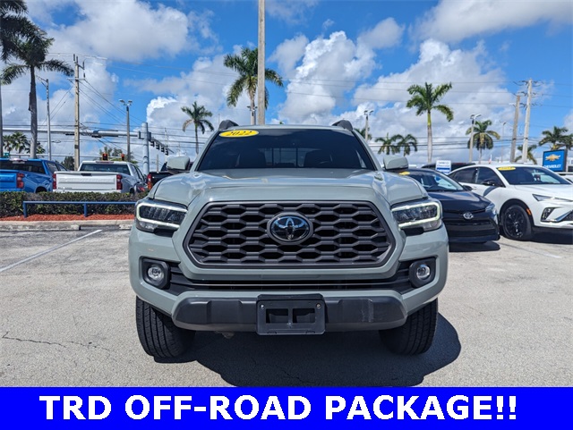 2022 Toyota Tacoma TRD Off-Road photo 2