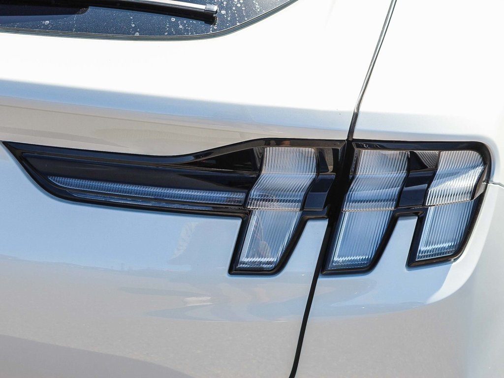 2025 Ford Mustang Mach-E Select photo 8