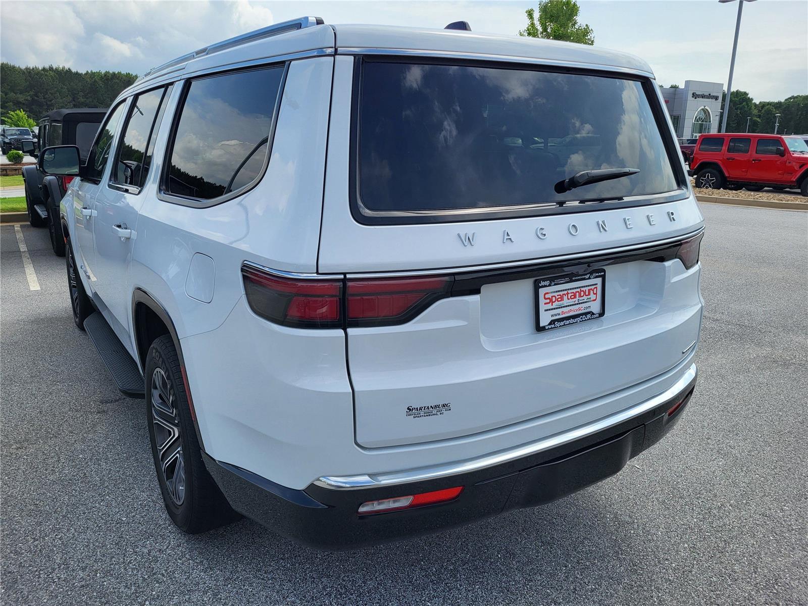 2024 Jeep Wagoneer Series II photo 3