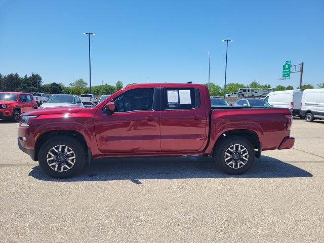 2024 Nissan Frontier SL photo 2