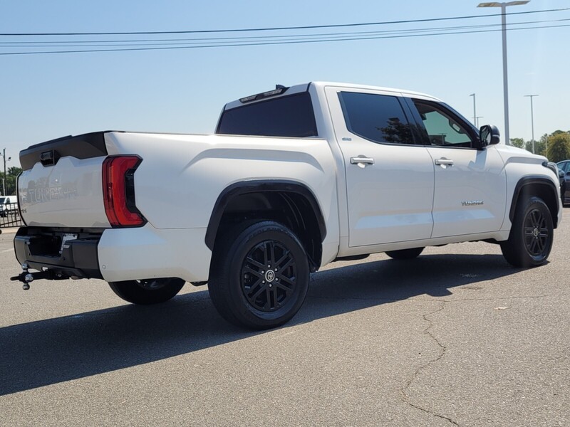 2023 Toyota Tundra SR5 CrewMax photo 3