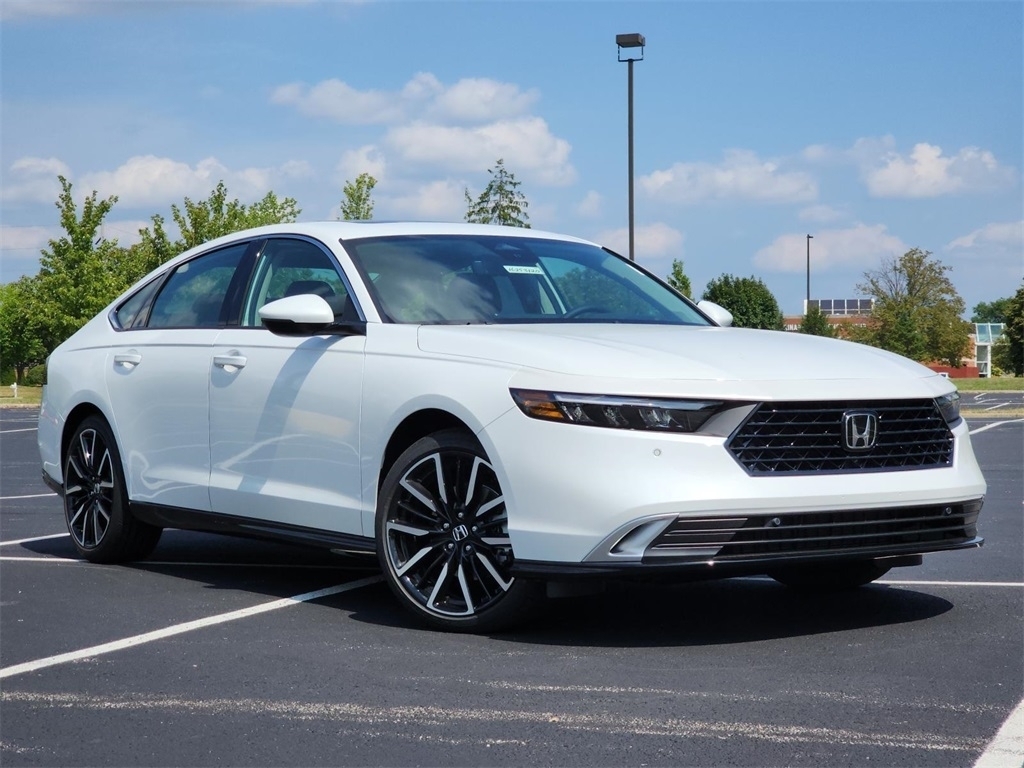 2025 Honda Accord Touring photo 2