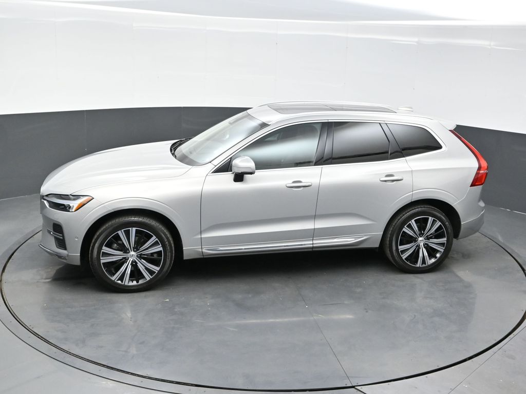 2023 Volvo XC60 B5 Plus photo 31
