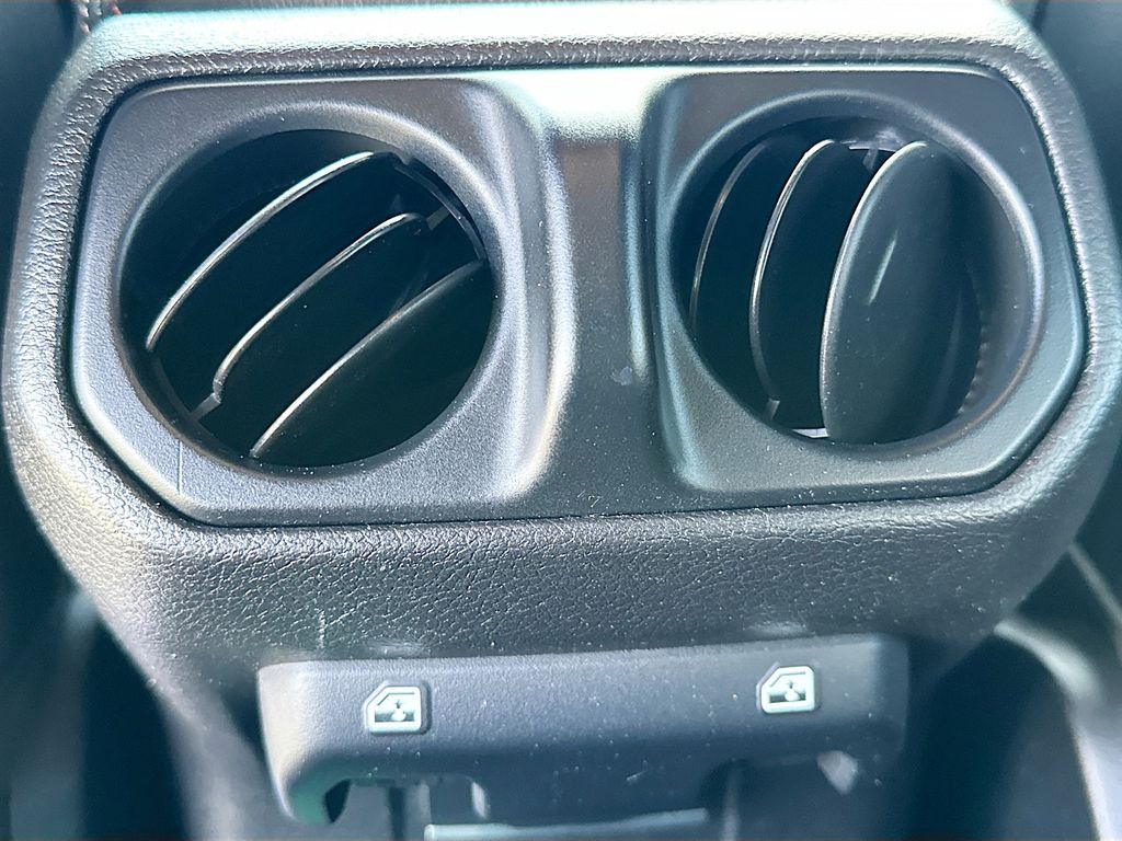 2019 Jeep Wrangler Unlimited Rubicon photo 24