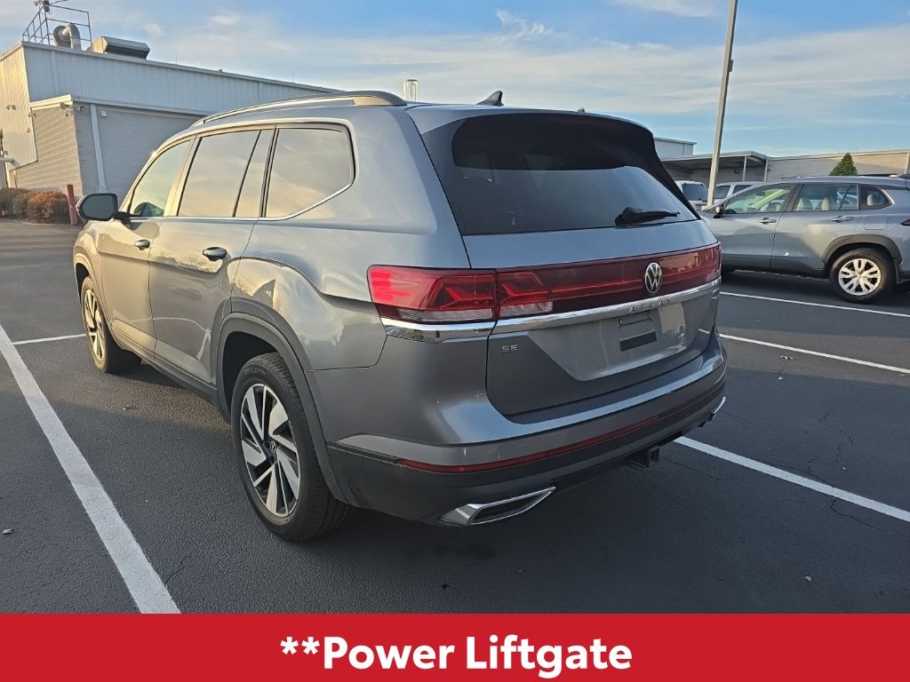2024 Volkswagen Atlas SE Technology photo 2