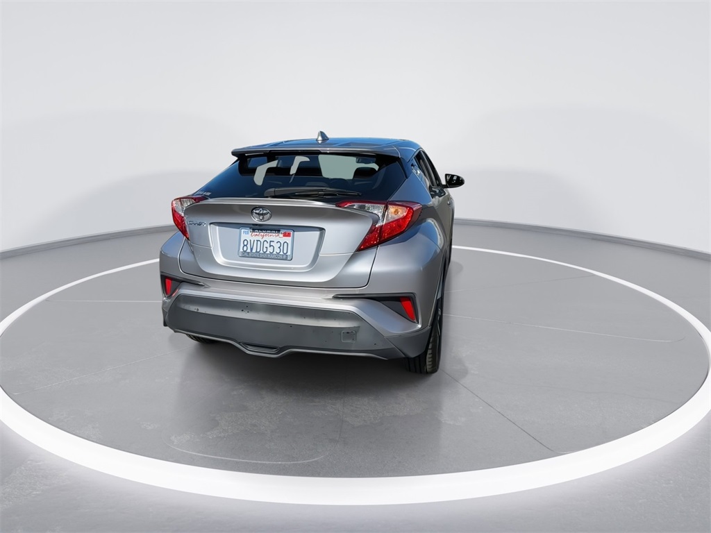 2019 Toyota C-HR XLE photo 12