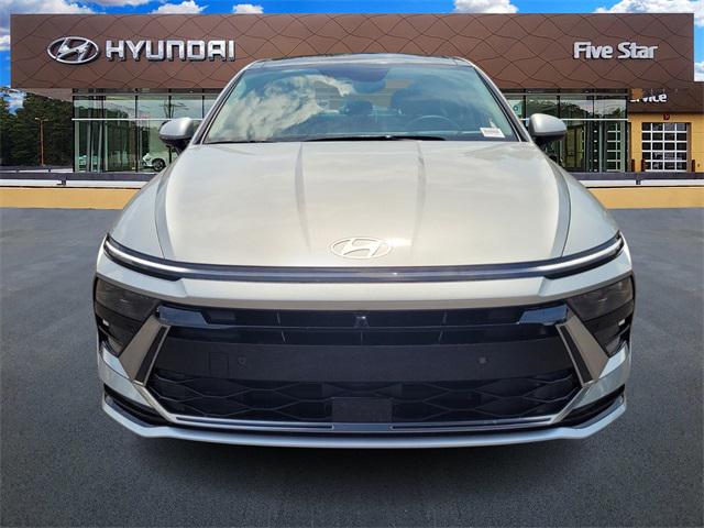 2025 Hyundai Sonata Hybrid Limited photo 2
