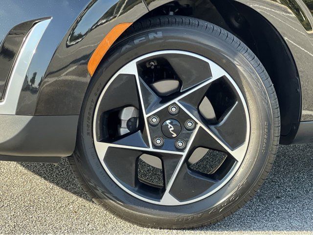 2023 Kia Soul EX photo 2