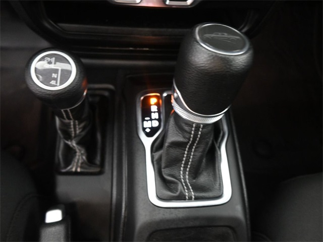 2022 Jeep Gladiator Overland photo 3