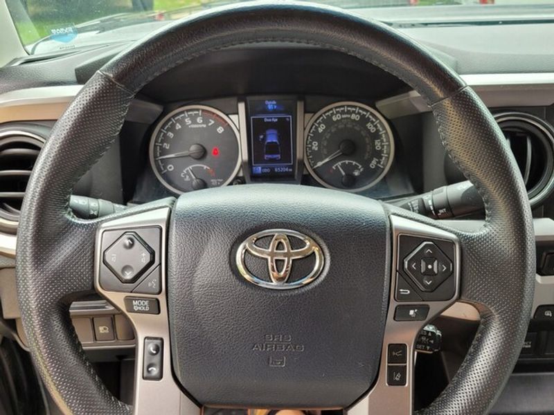 2019 Toyota Tacoma SR5 photo 22