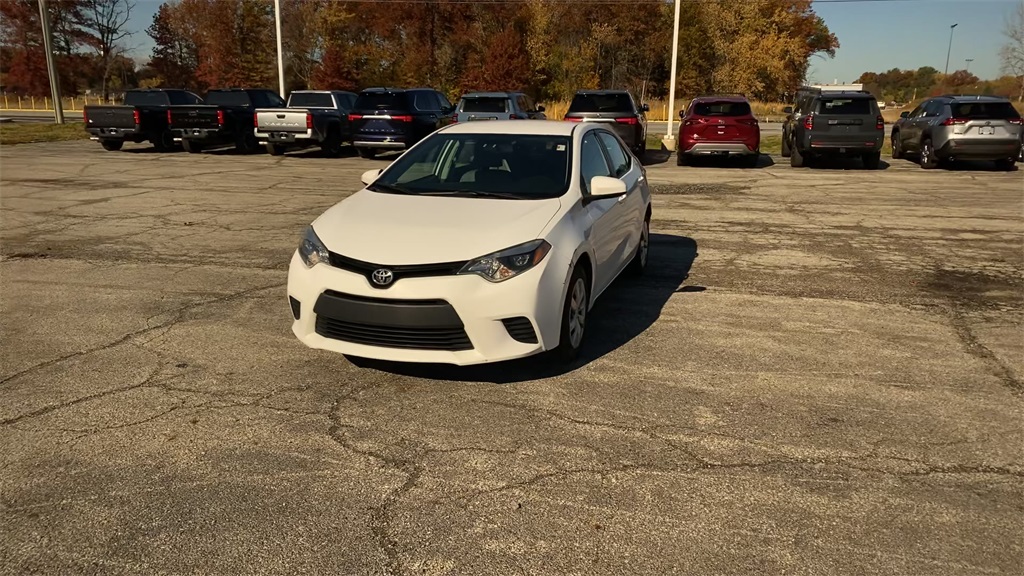 2014 Toyota Corolla LE photo 4