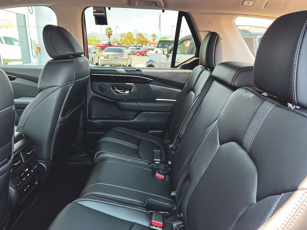 2025 Honda Pilot Touring photo 29
