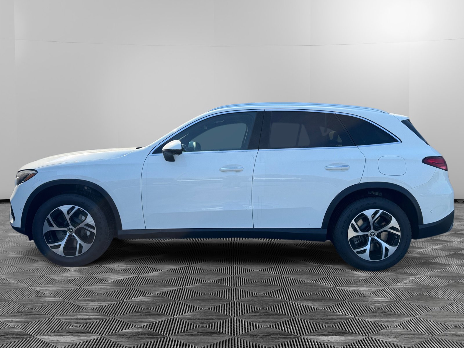 2026 Mercedes Benz GLC 350e 4MATIC photo 2
