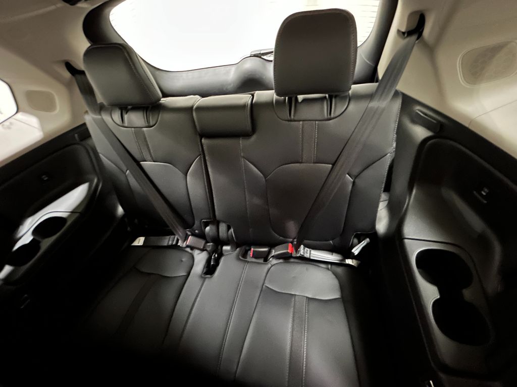 2025 Honda Pilot Touring photo 18