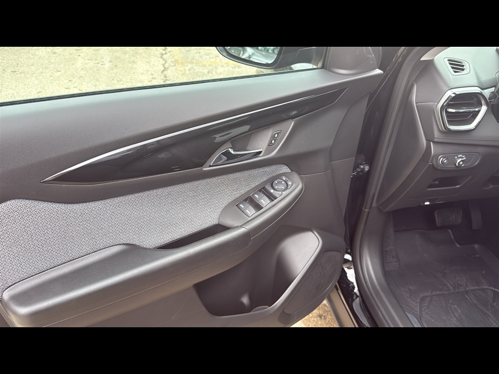 2026 Chevrolet Trailblazer LS photo 3