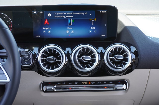 2025 Mercedes Benz GLA 250 photo 4