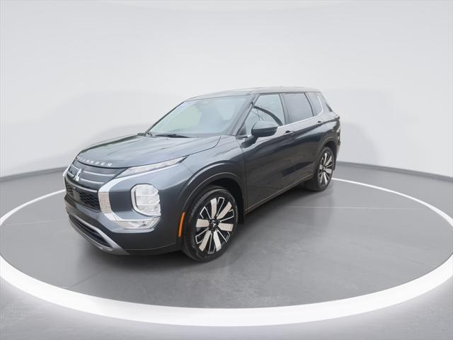 2025 Mitsubishi Outlander SE photo 3