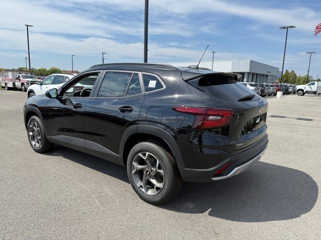 2025 Chevrolet Trax LT photo 4