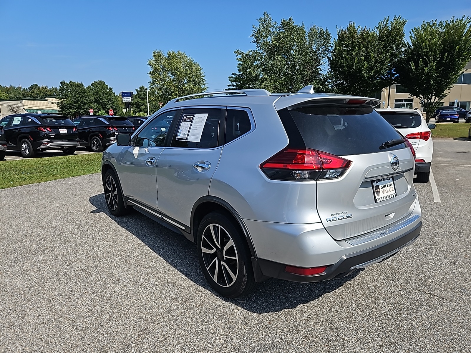 2017 Nissan Rogue SL photo 3