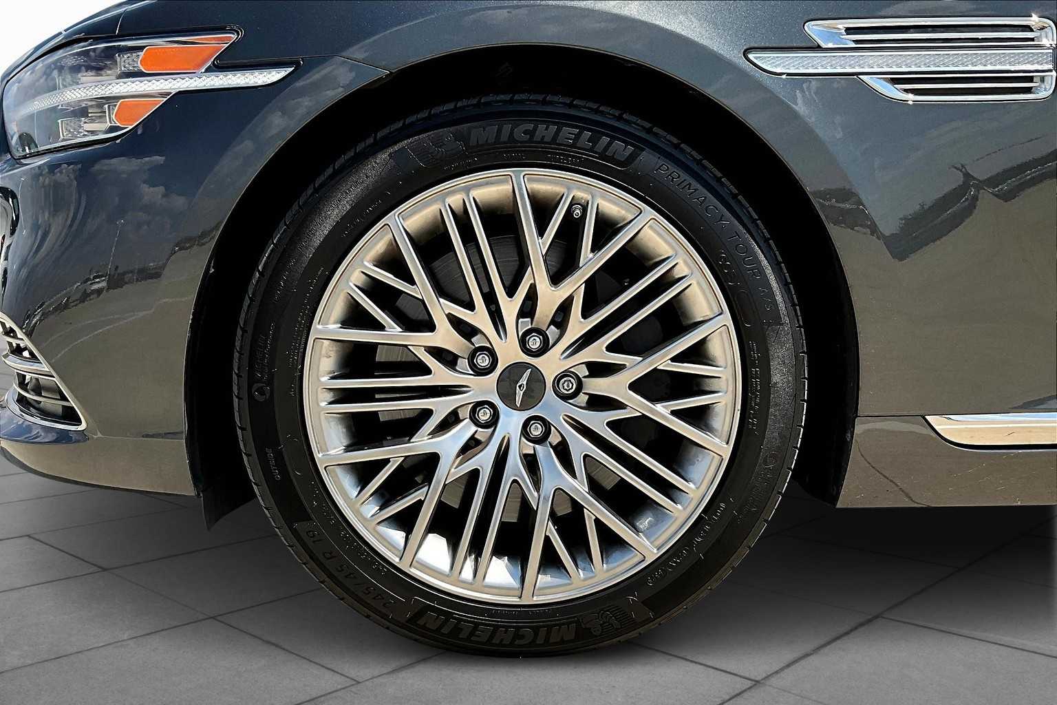 2022 Genesis G90 3.3T Premium photo 9
