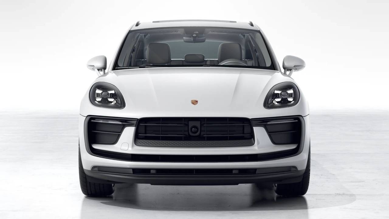 2026 Porsche Macan T photo 9