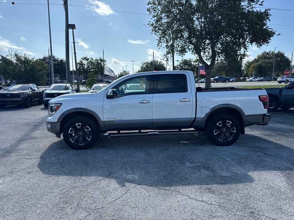 2024 Nissan Titan Platinum Reserve photo 10