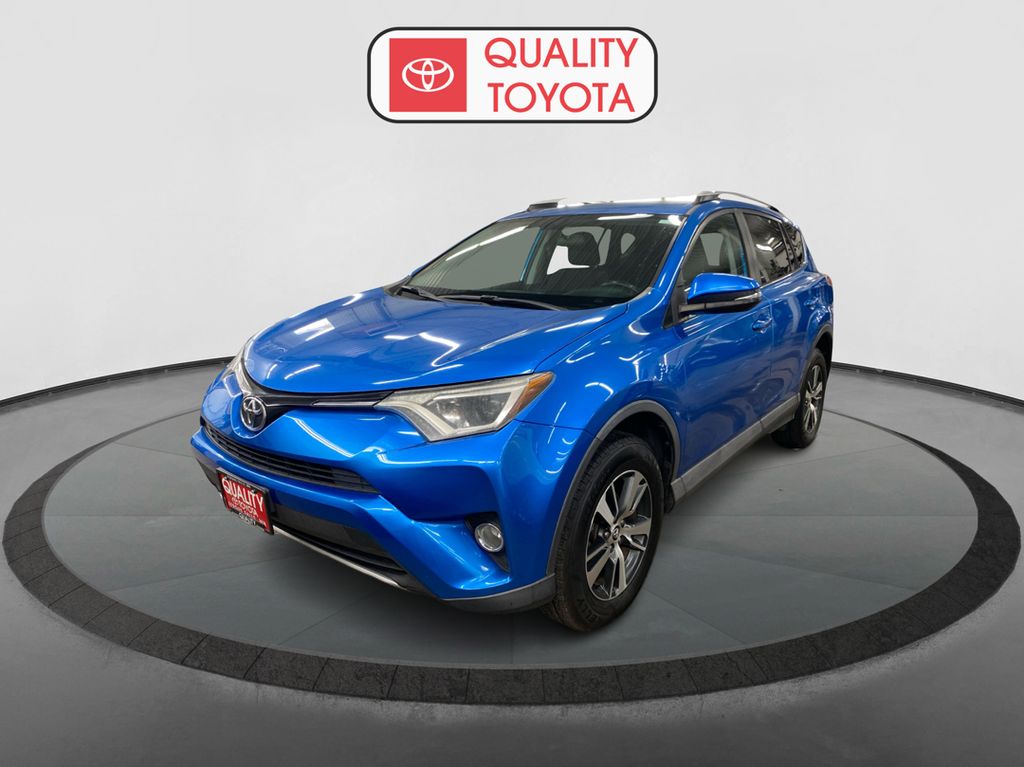 2016 Toyota RAV4 XLE's photo