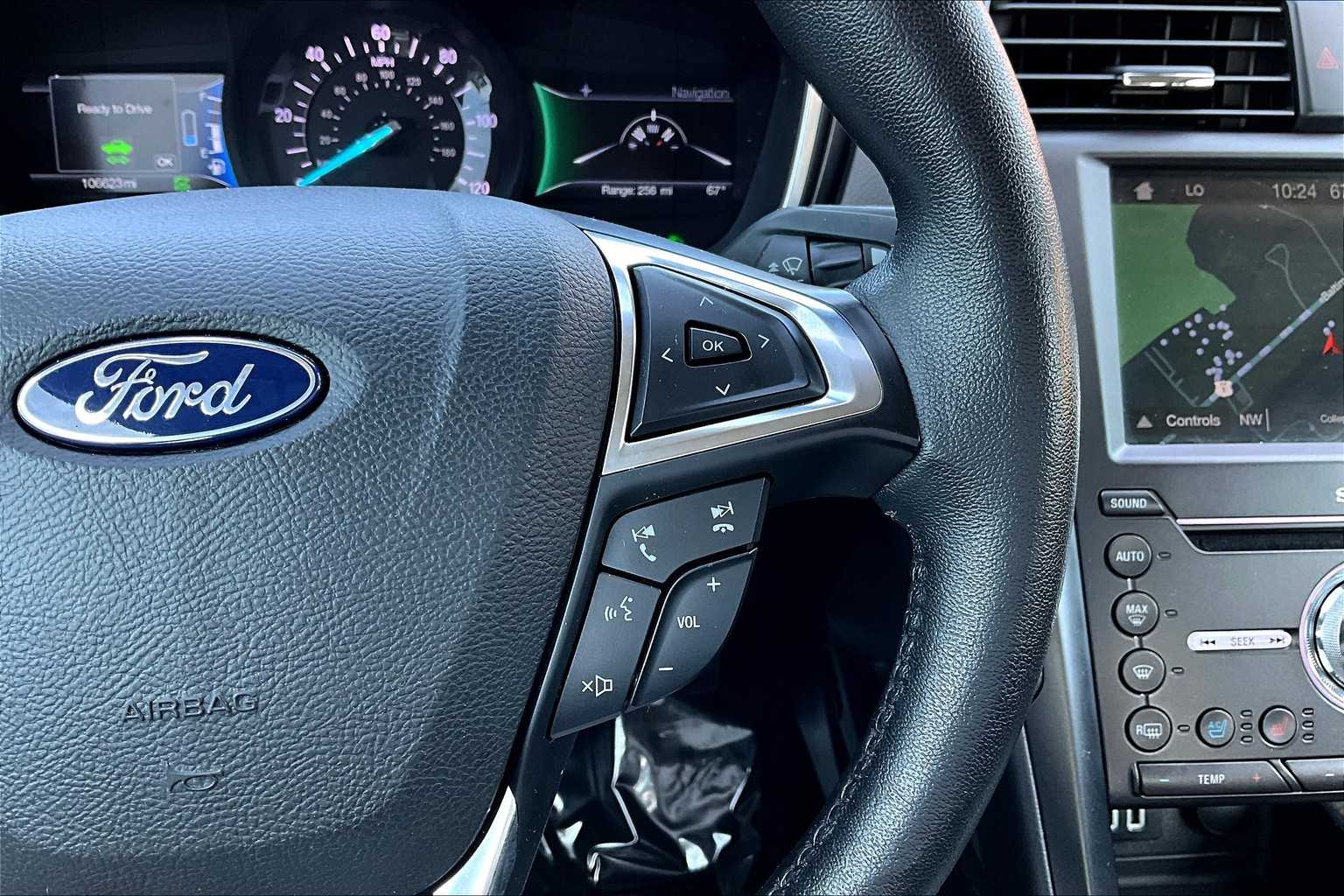2019 Ford Fusion Hybrid Titanium photo 23