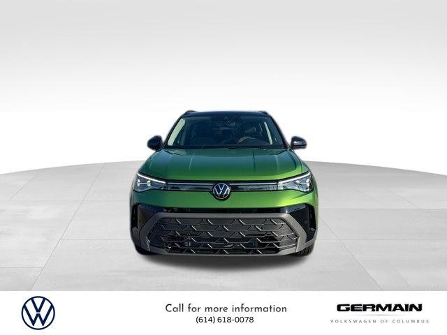 2025 Volkswagen Taos SE photo 2