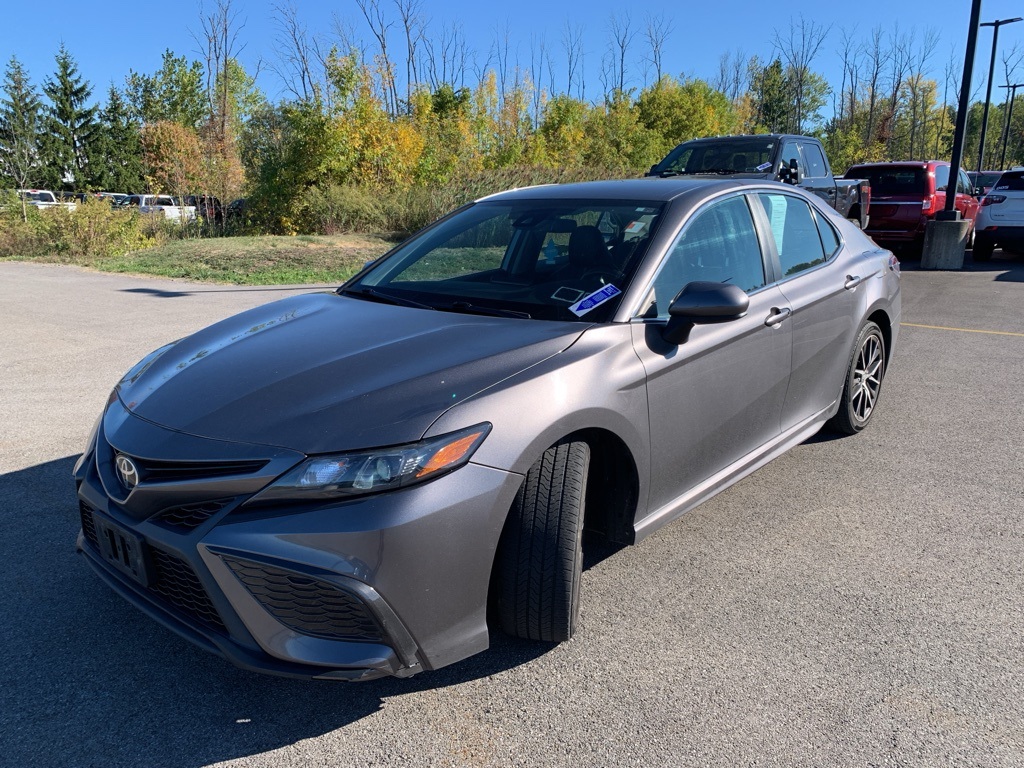 2021 Toyota Camry SE photo 4