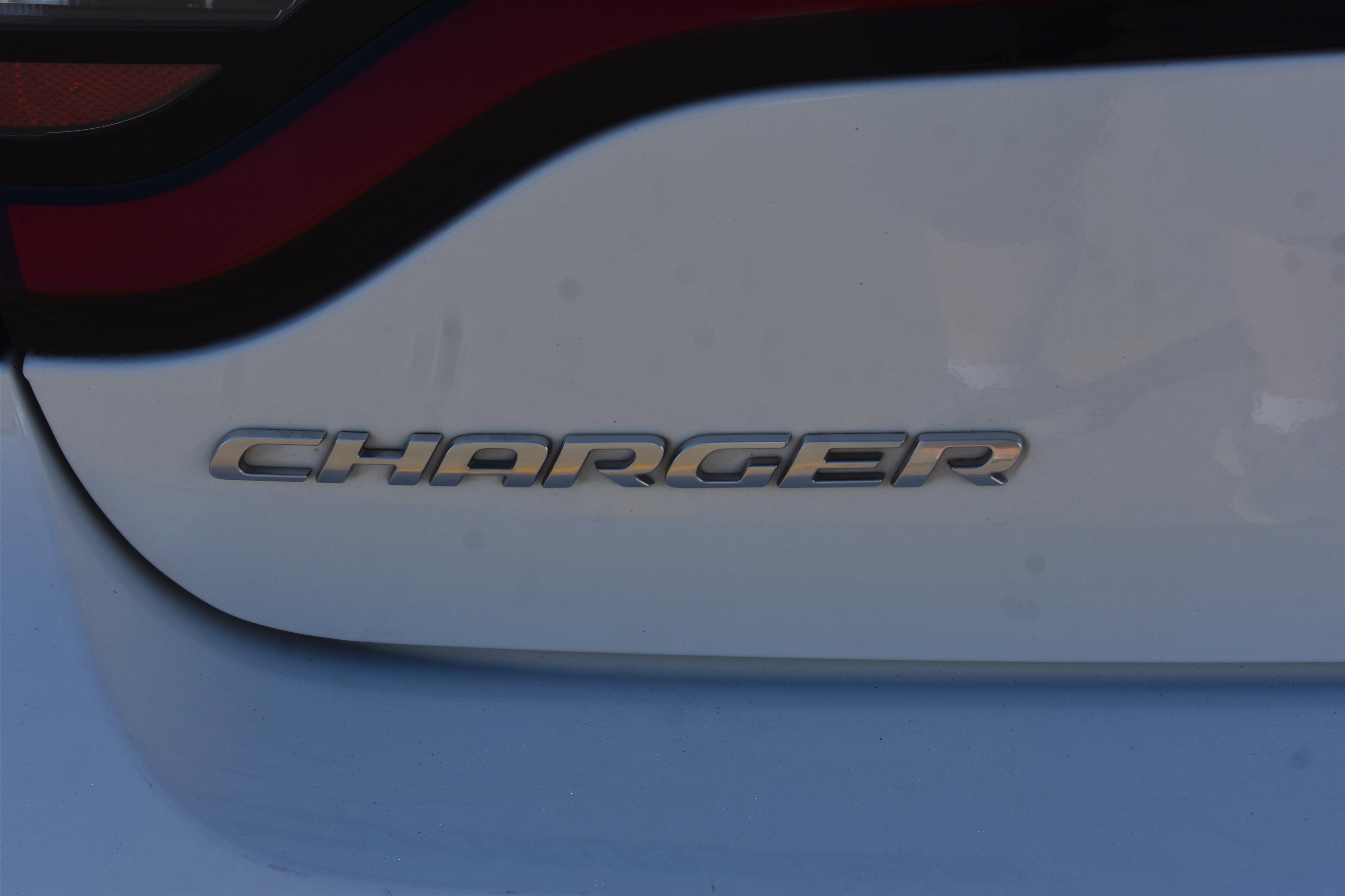 2022 Dodge Charger SXT photo 3