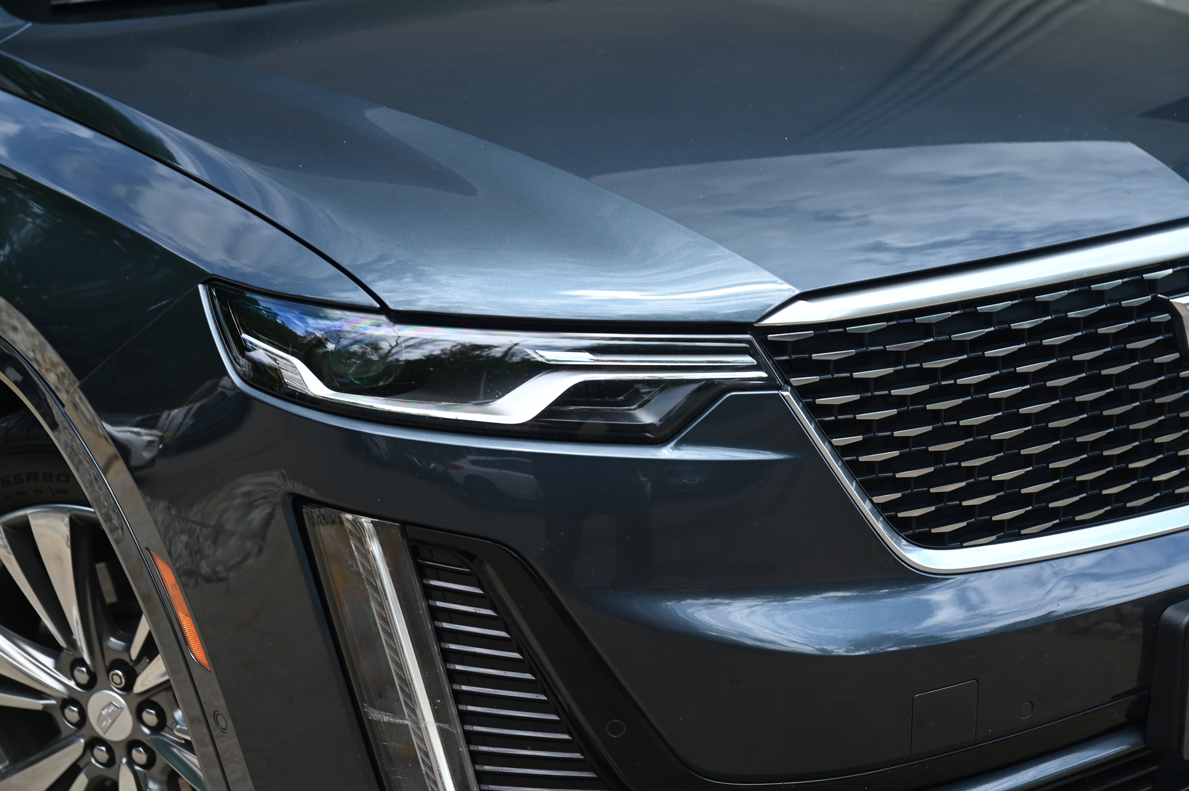 2021 Cadillac XT6 Premium Luxury photo 3