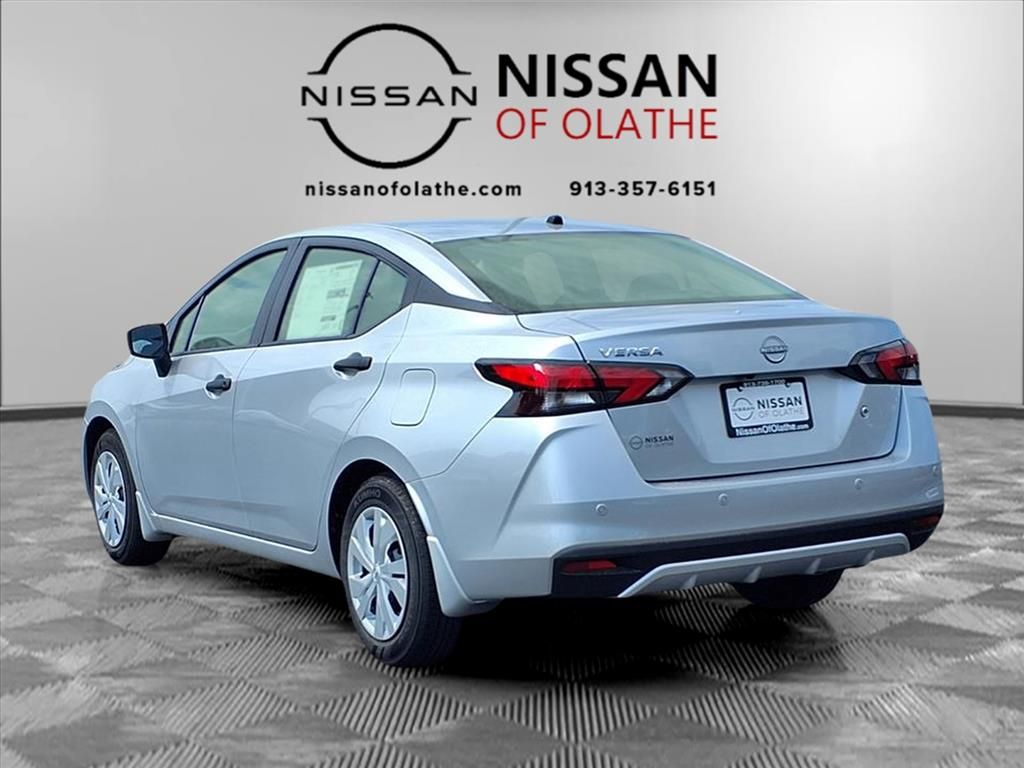 2025 Nissan Versa S photo 3