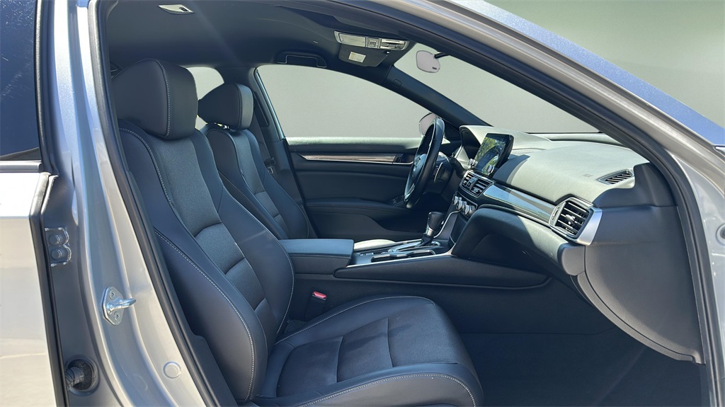 2022 Honda Accord Sport photo 4