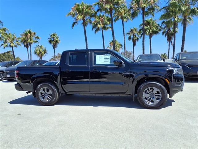 2025 Nissan Frontier Crew Cab SV photo 3