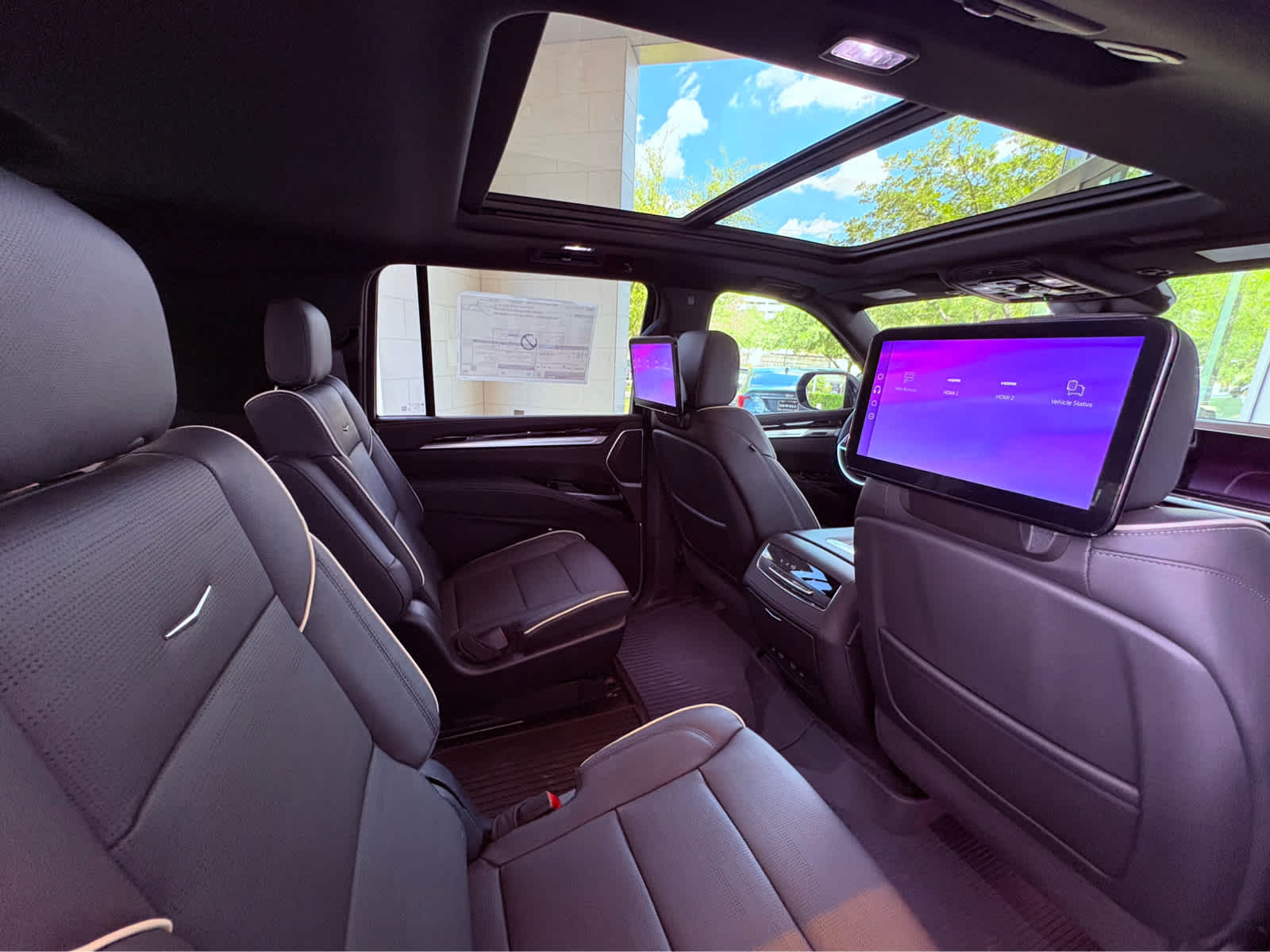 2025 Cadillac Escalade ESV Sport photo 16