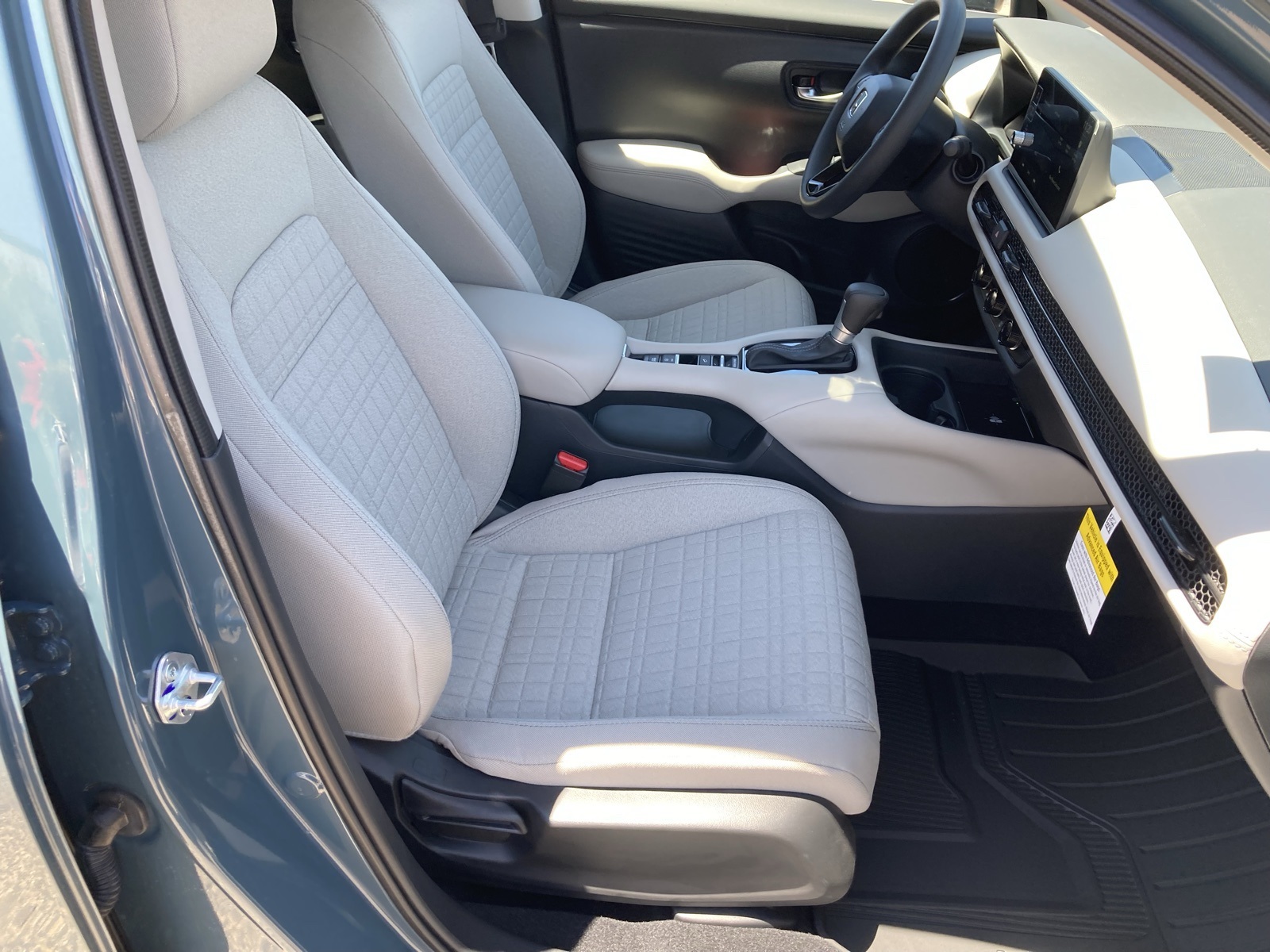 2026 Honda HR-V LX photo 28