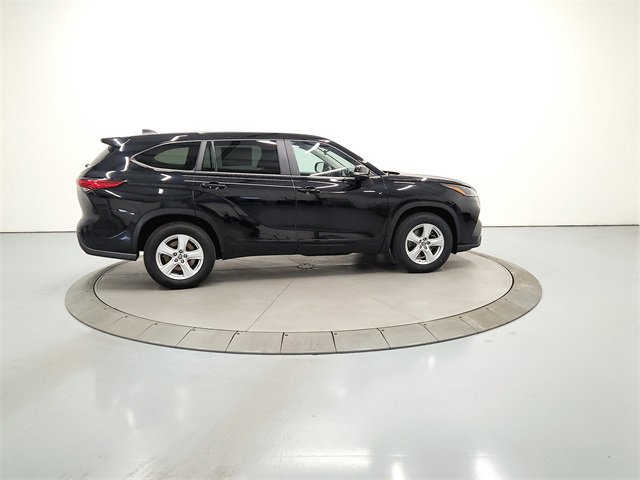 2023 Toyota Highlander L photo 6