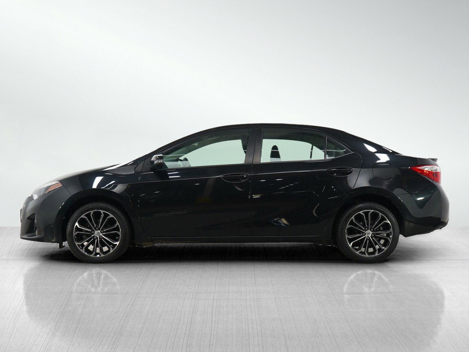 Used 2015 Toyota Corolla S with VIN 5YFBURHE3FP296891 for sale in Bloomington, Minnesota