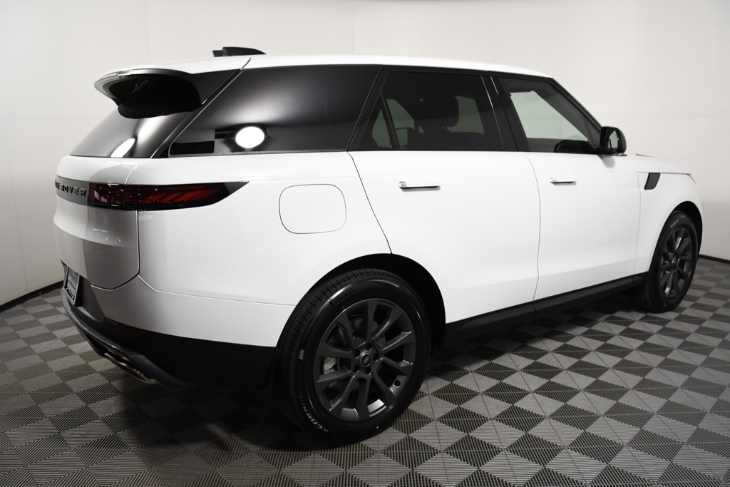 2025 Land Rover Range Rover Sport P360 S photo 7