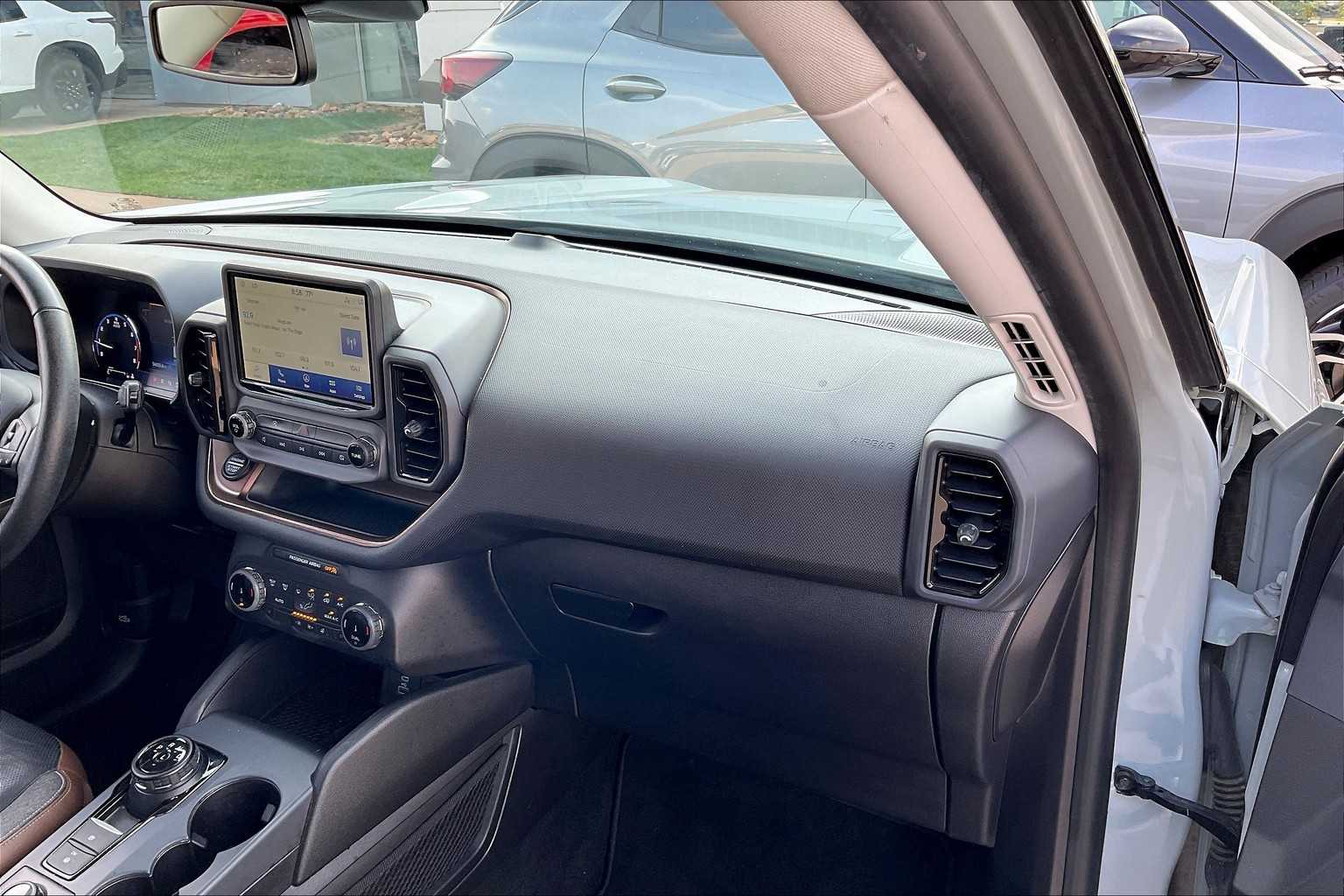 2022 Ford Bronco Sport Outer Banks photo 16
