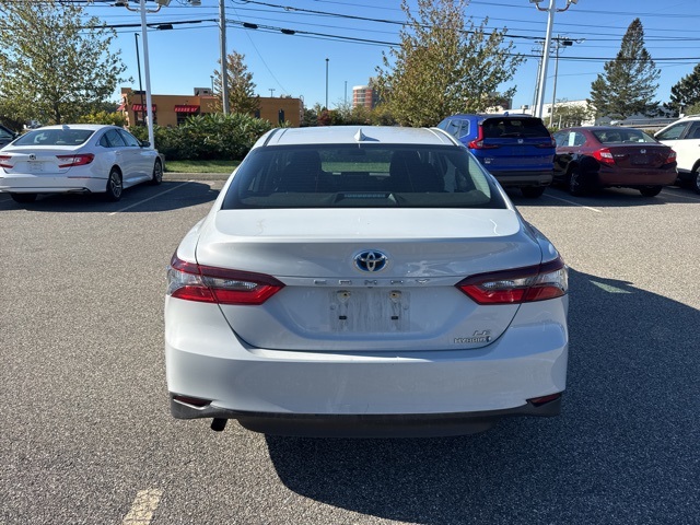 2022 Toyota Camry Hybrid LE photo 6