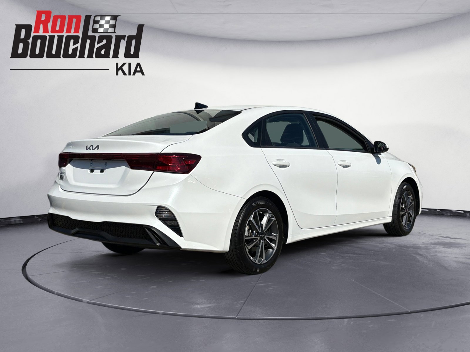 2023 Kia Forte LXS photo 2
