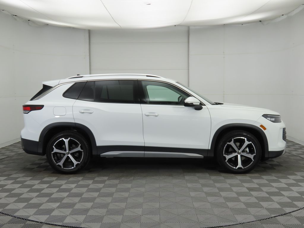 2025 Volkswagen Tiguan SE photo 5