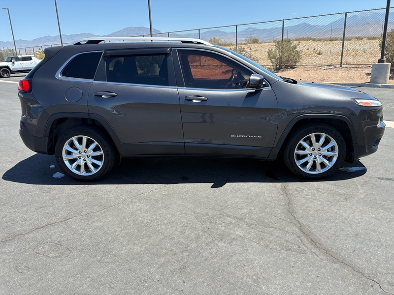 Used 2016 Jeep Cherokee Limited with VIN 1C4PJLDB6GW165356 for sale in Pahrump, NV